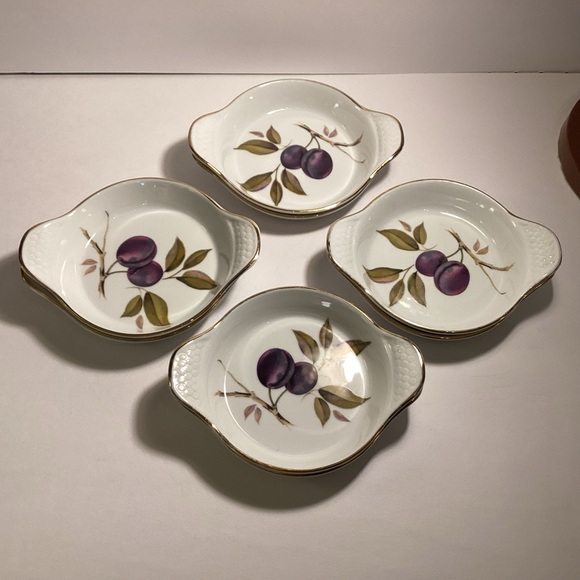 Set of 8 Royal Worcester, Evesham tab handle serving dishes - Picture 1 of 7